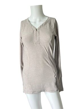 Lululemon Love Some Run Long Sleeve Heathered Light Grey Quarter Zip Size 4